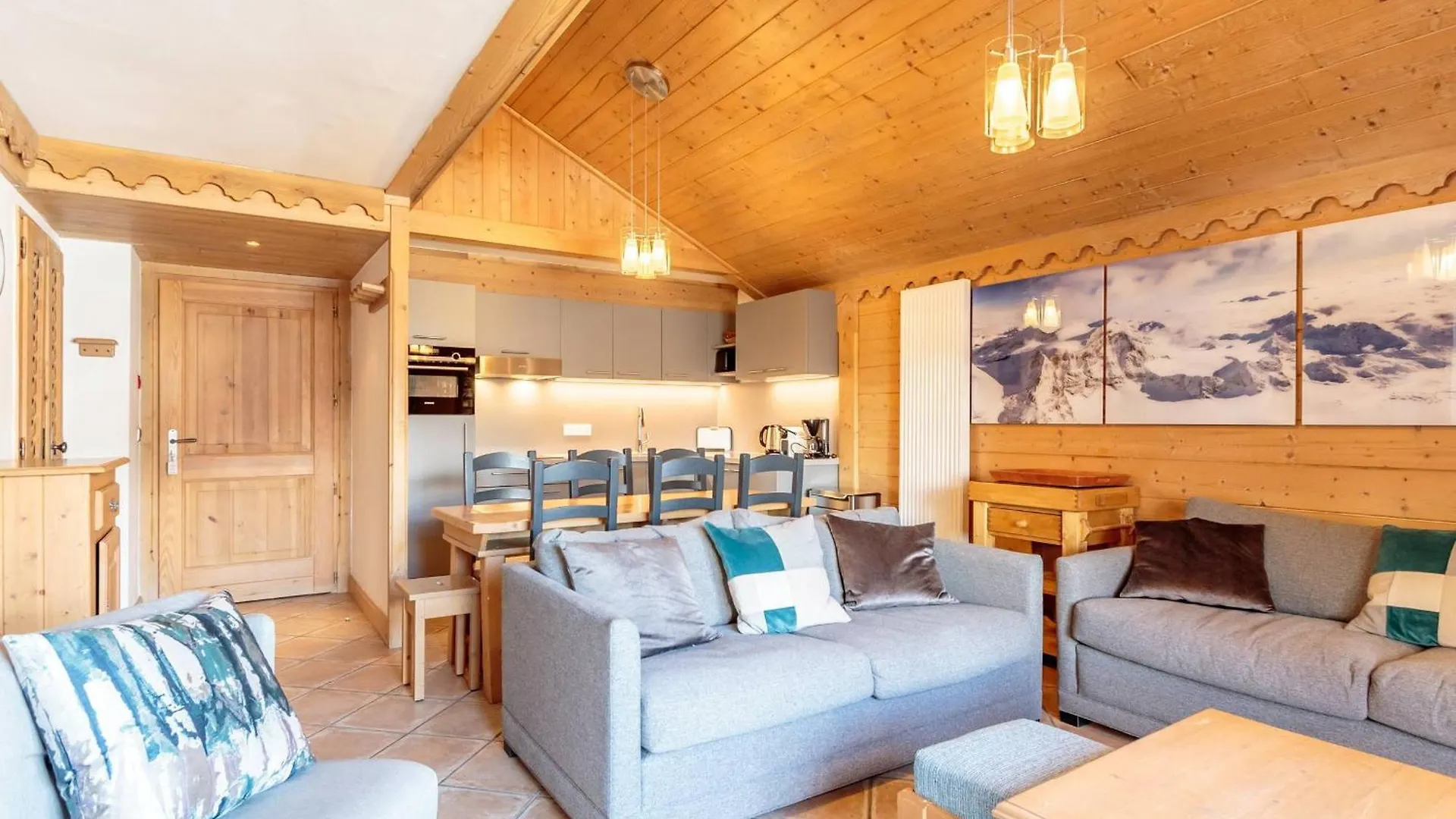 Chalet 3 Chambres Avec Spa Et Piscine, Pied Des Pistes - Fr-1-461-25 Saint-Martin-de-Belleville 0*,  France